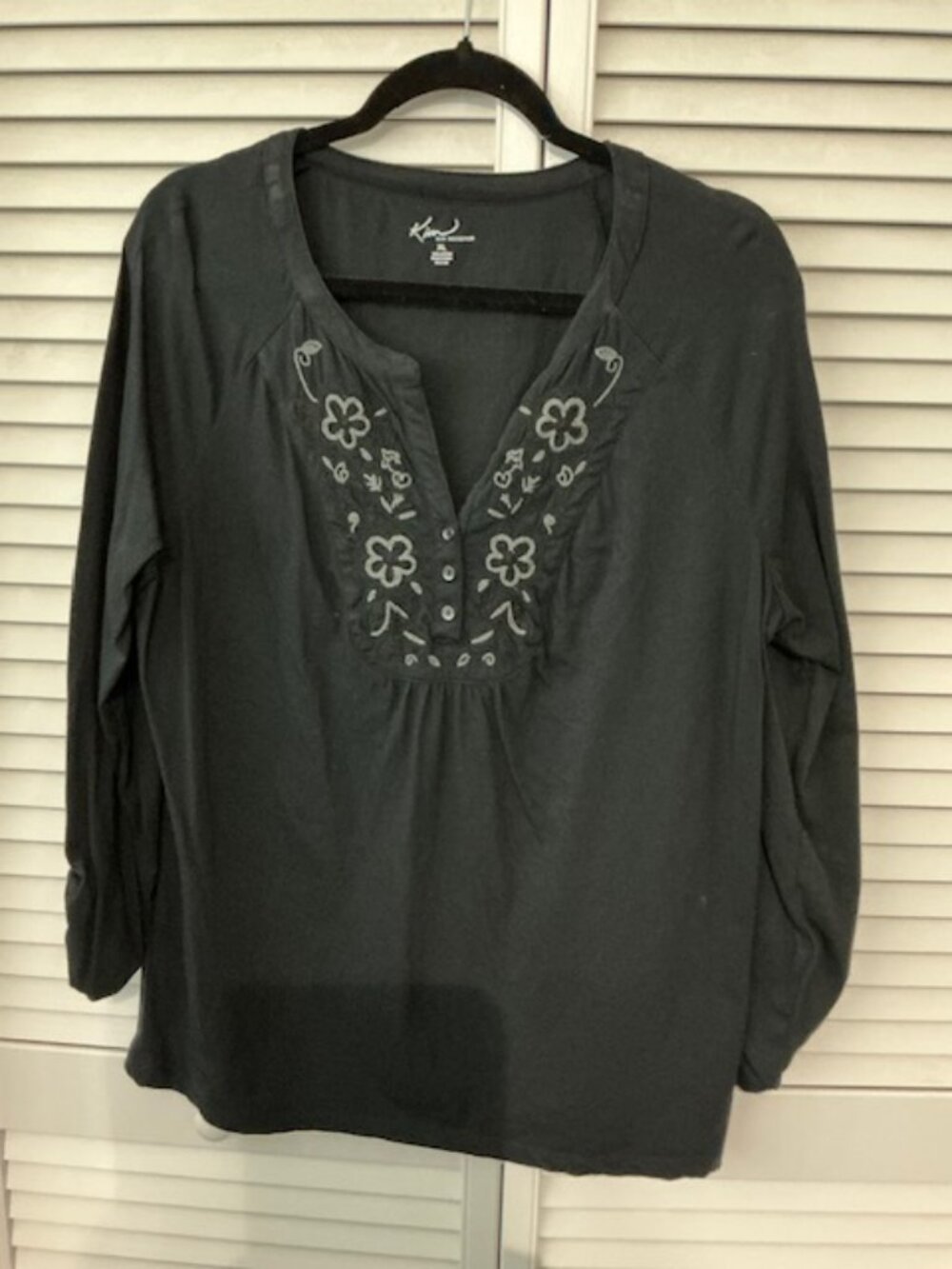 Ladies Kim Rogers V-Neck Long Sleeve Top - Size XL